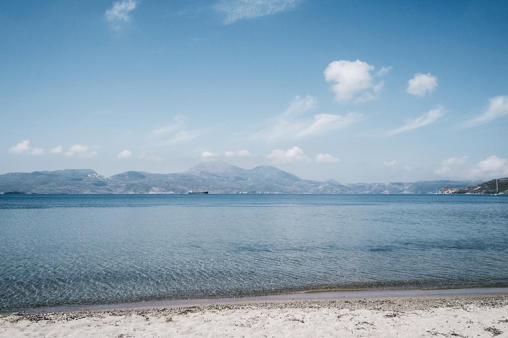 Papikinou Bay Suites アダマス エクステリア 写真